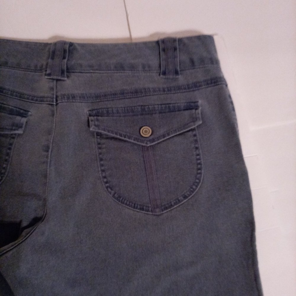 Fashion Bug stretch gray capris sz 12 - Picture 6 of 11